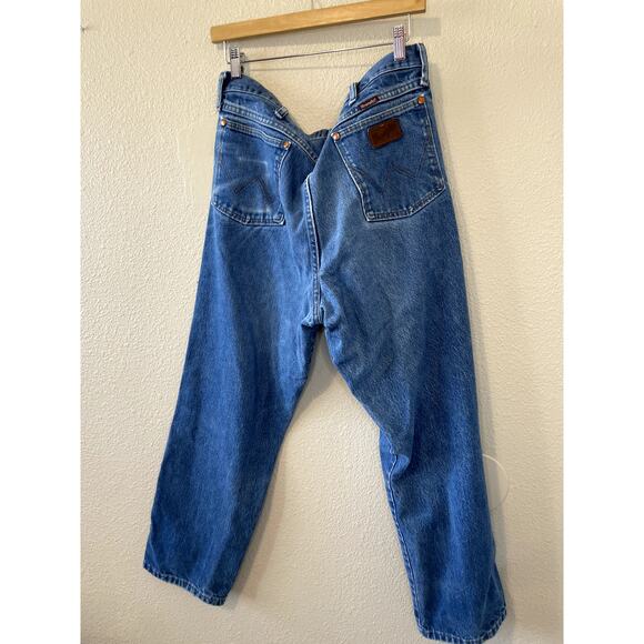 Wrangler Relaxed Fit Destressed Straight Leg High Waisted Western Wear Jeans 31 - Picture 2 of 14